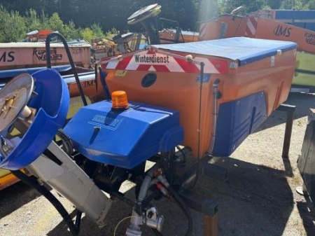 Kamionski posipalniki za sol in tekočino